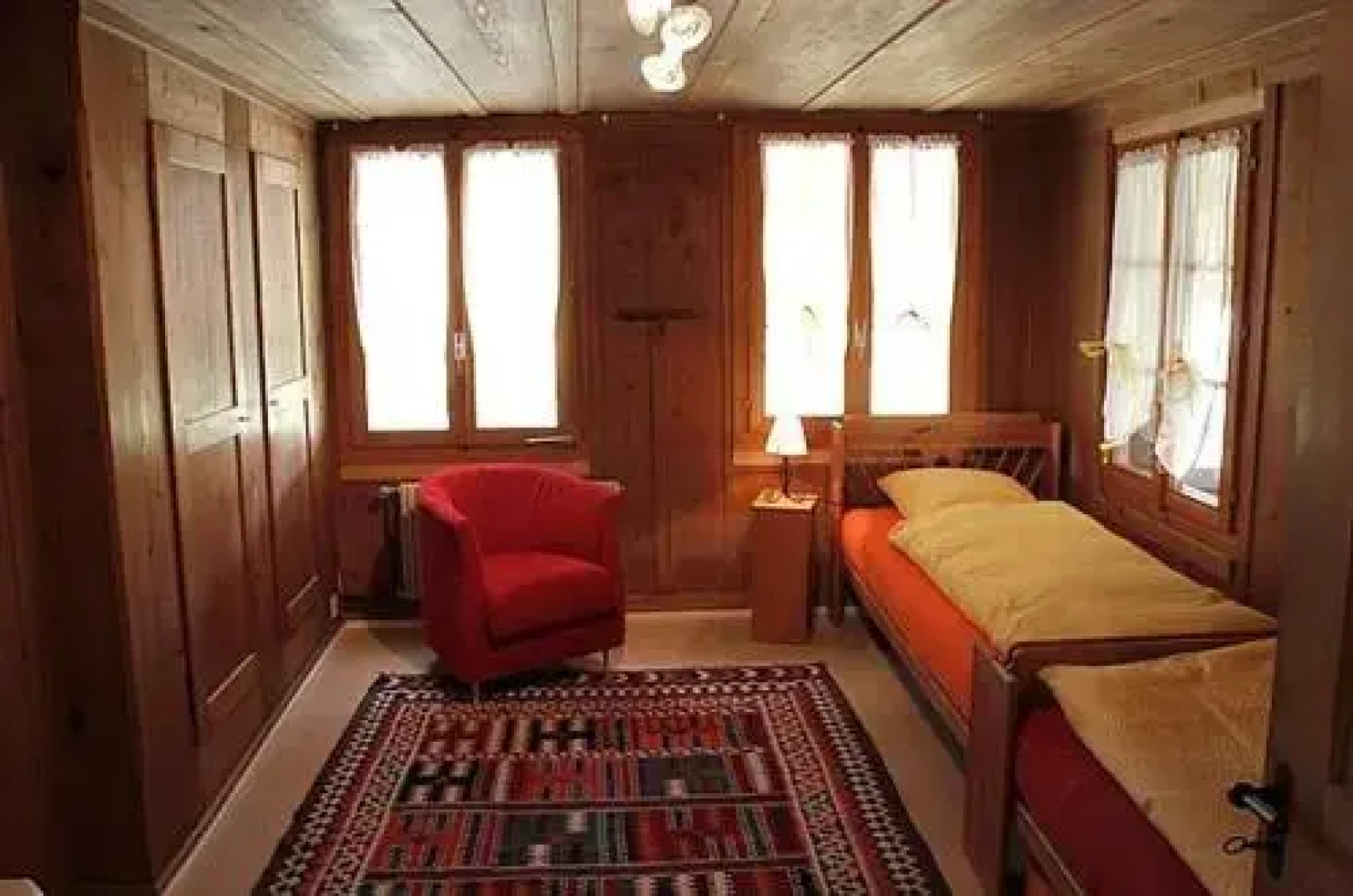 Hadassa Apartments Saba / Jona