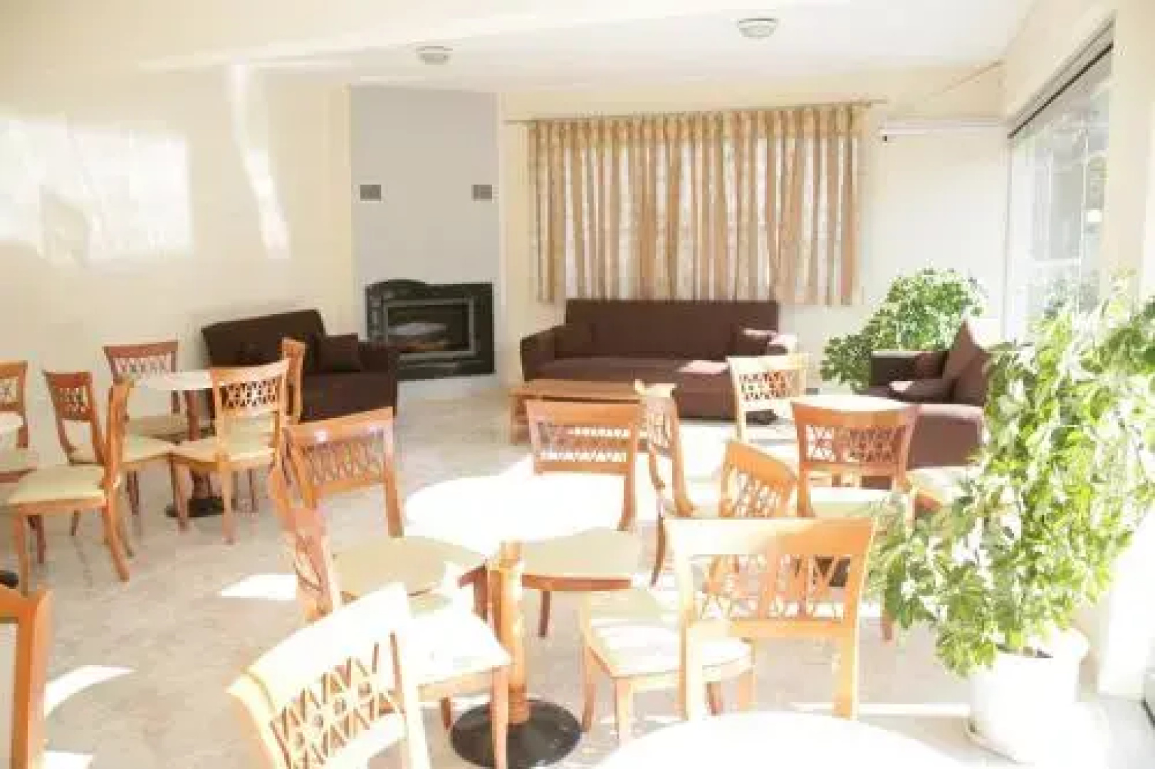 Elanthi Hostel