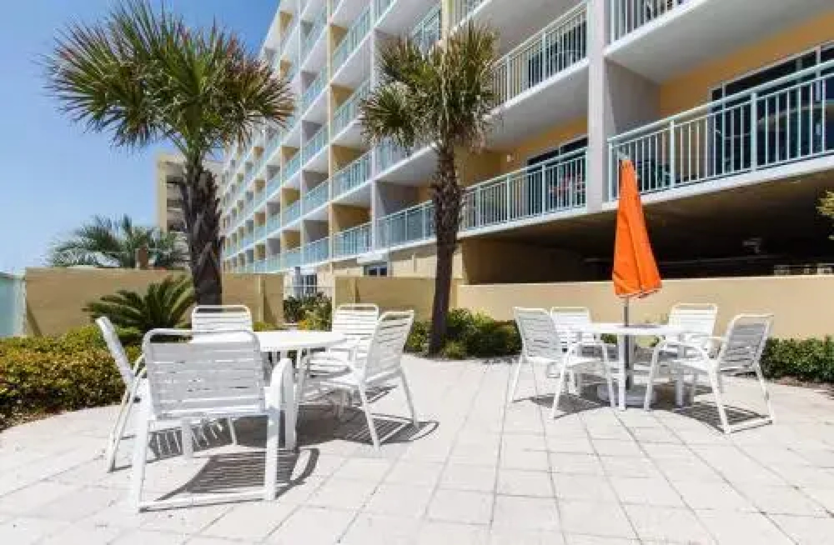 Pelican Isle 309 by RedAwning