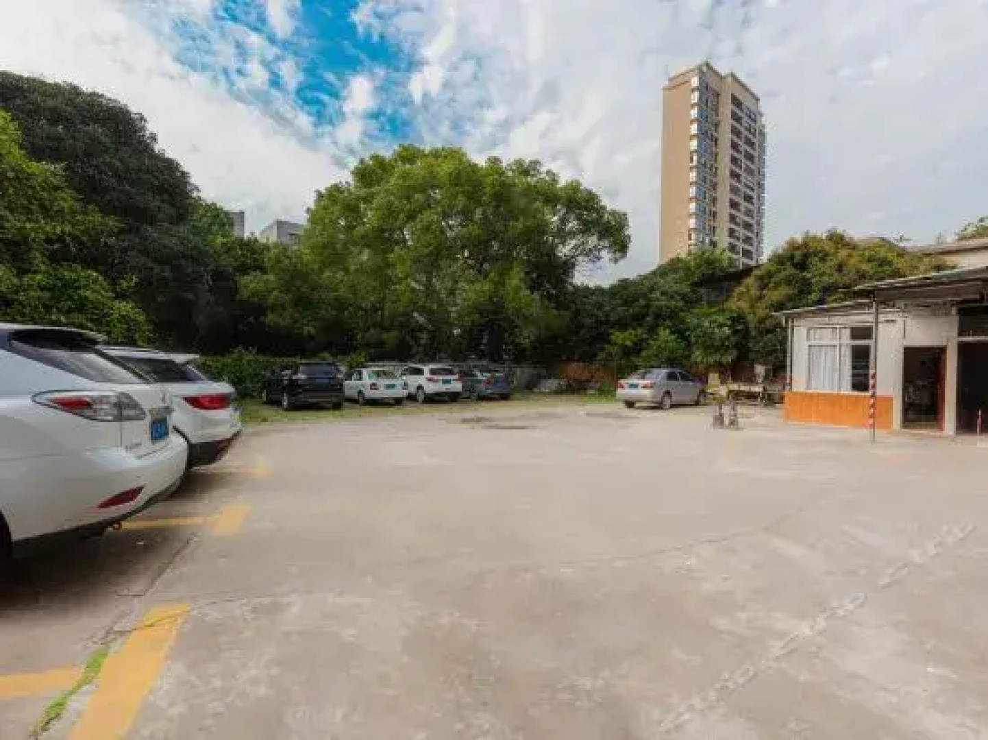 Liuhe Business Hotel