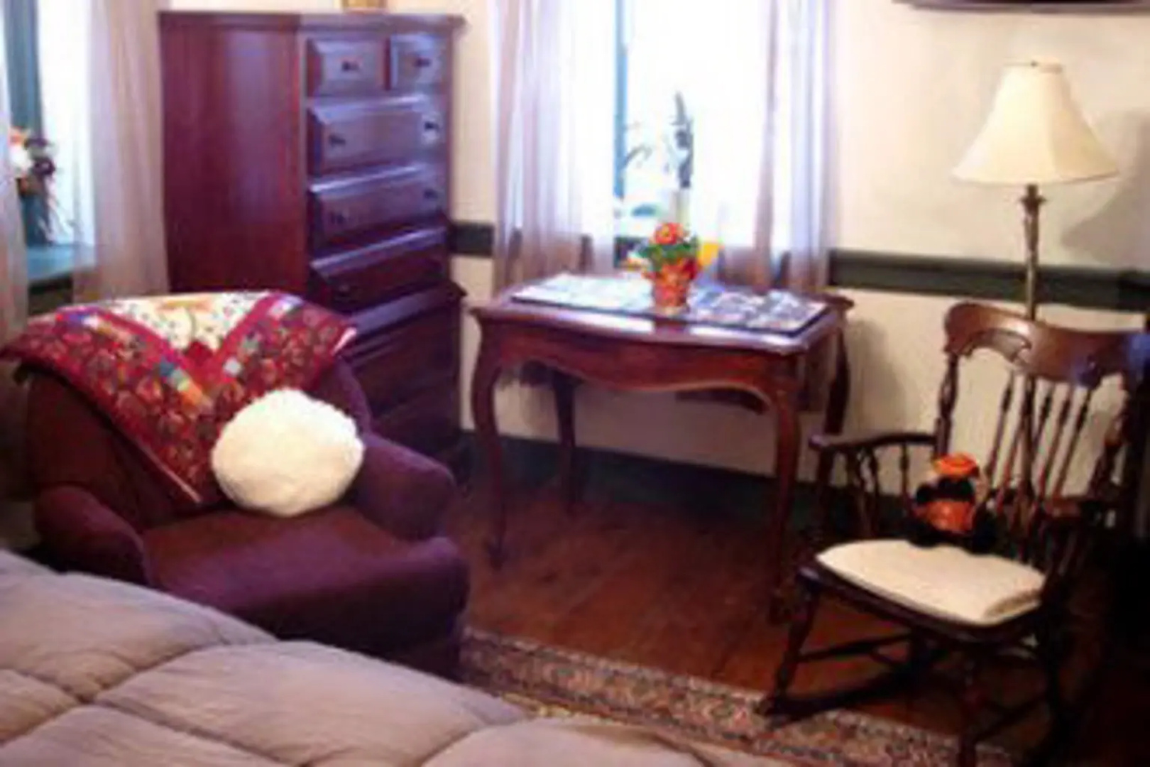 Historic Schoeneck Hotel B&B