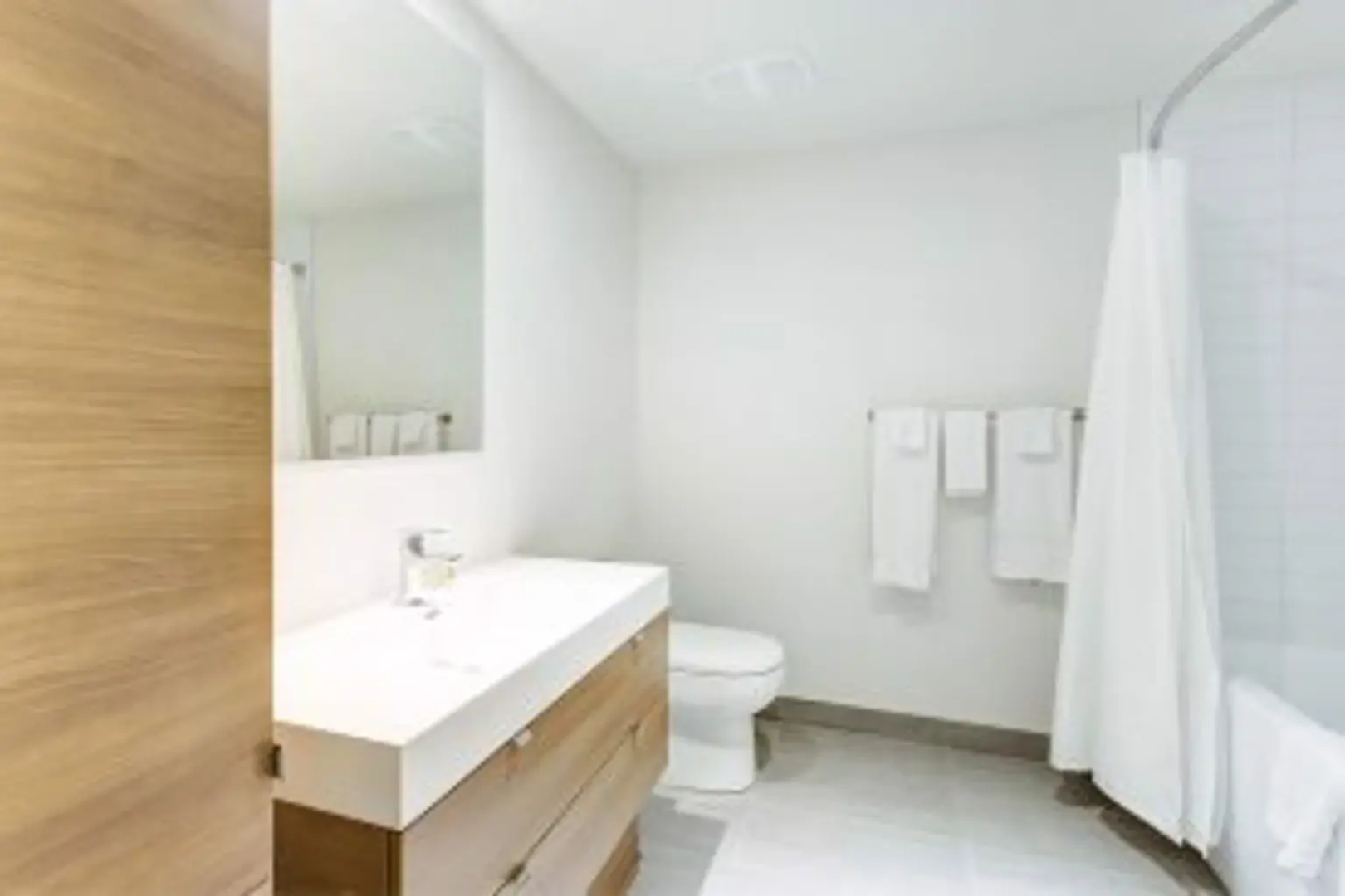 Hexagone by CorporateStays