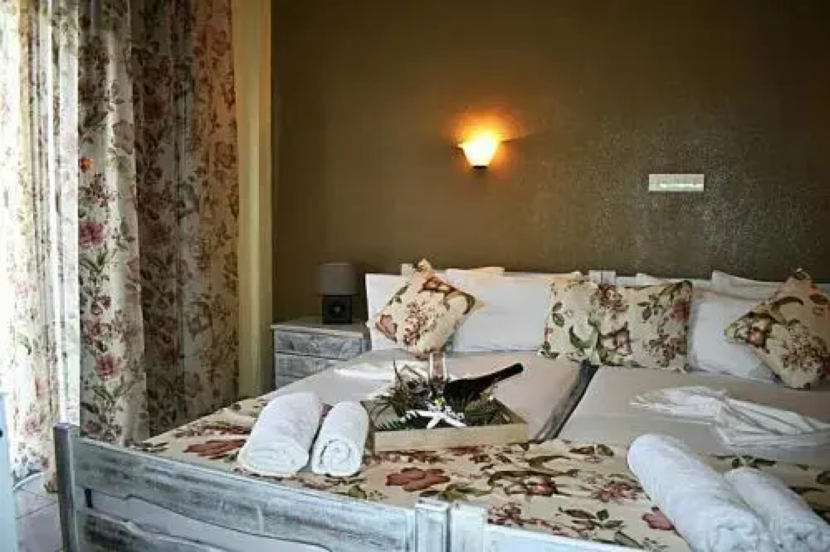 Foteini Rooms