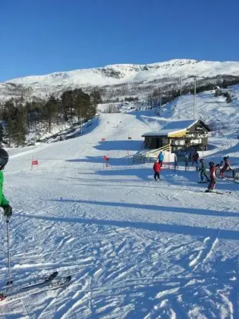 Jølstraholmen Camping og Hytter