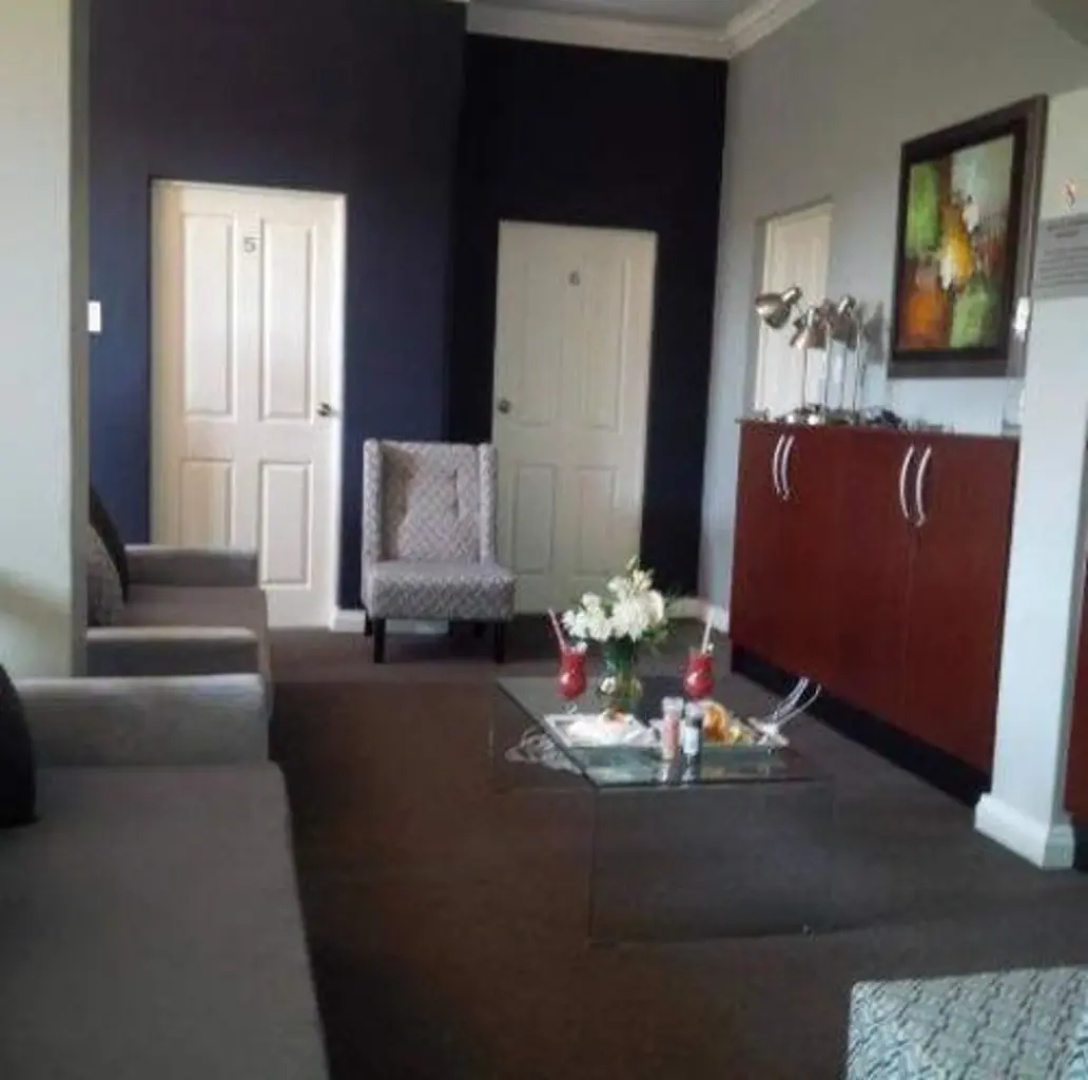 1st Class Manor B&B