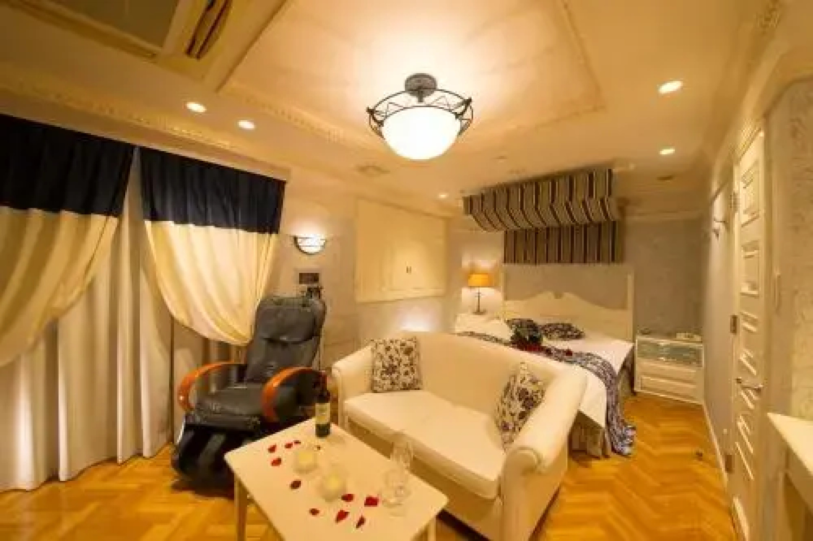 Qt HOTEL - Adults Only