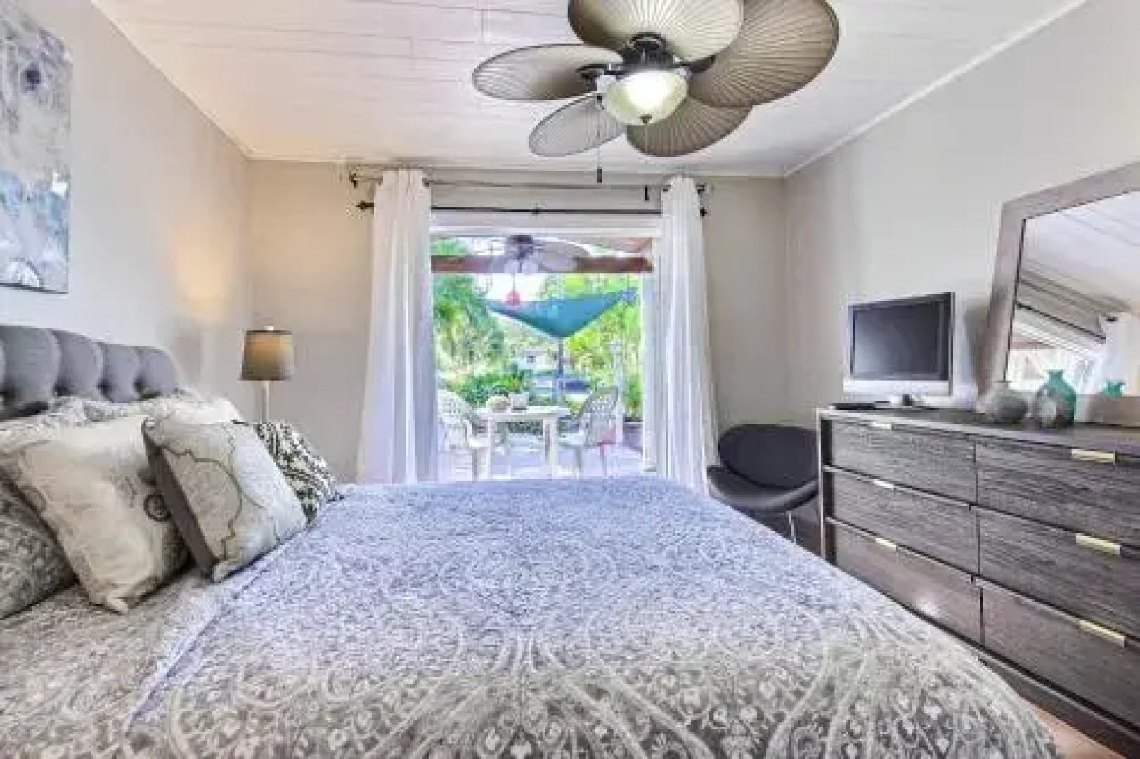 Wilton Manors House by RedAwning