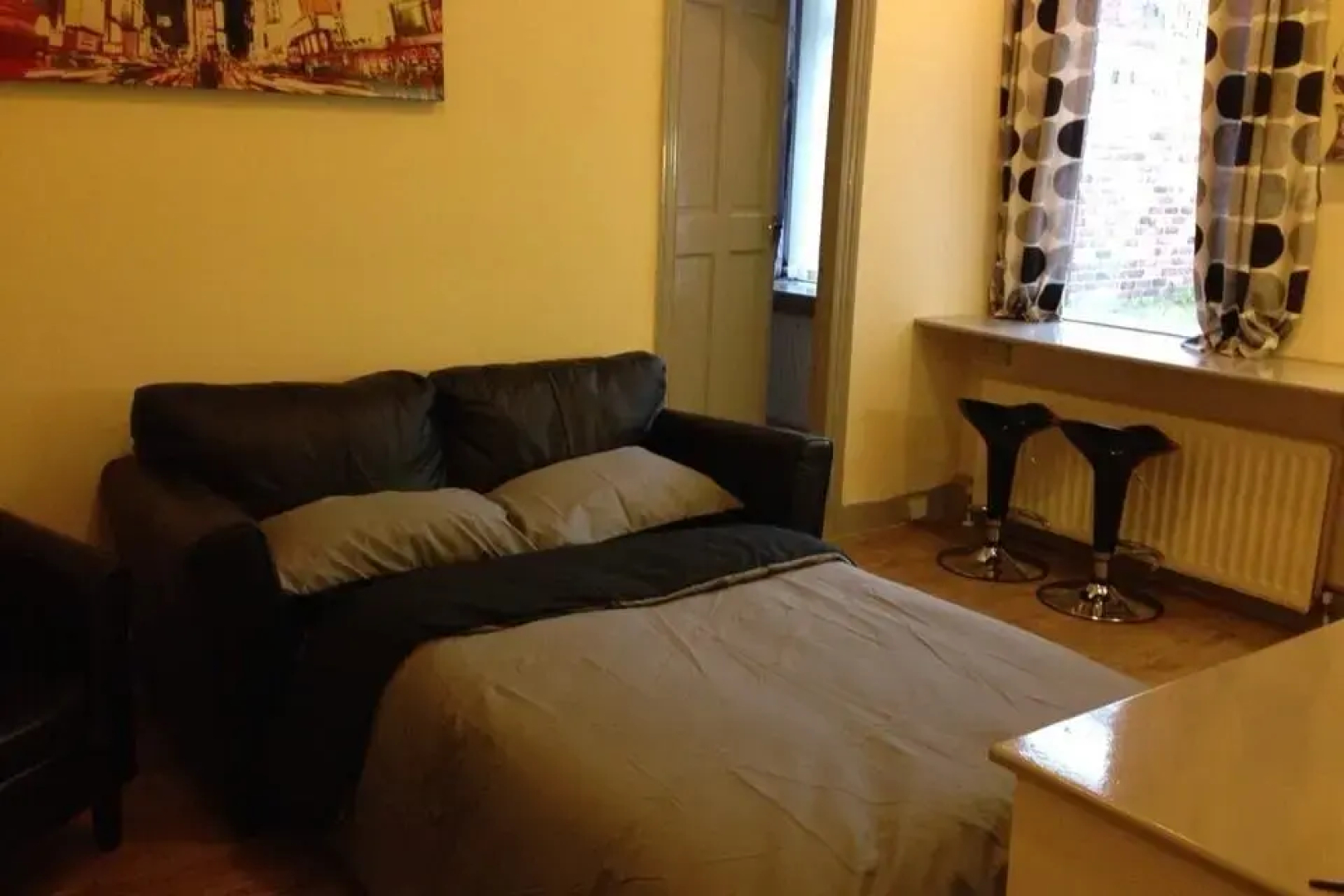 Maxwell Apartment
