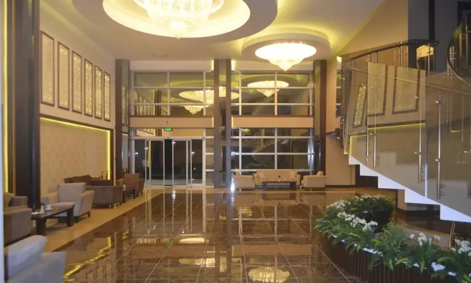 Cherry Garden City & Spa Hotel