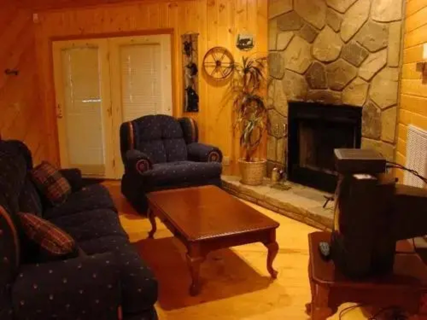 Into the Wild - 2 Bedrooms, 3 Baths, Sleeps 6 Home by RedAwning