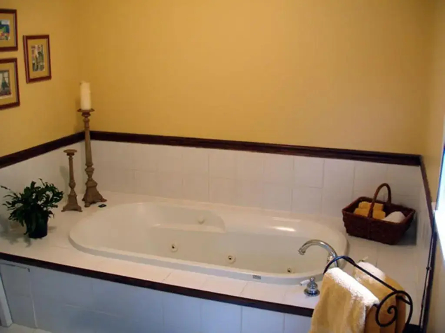 Arbutus Point Oceanfront B & B