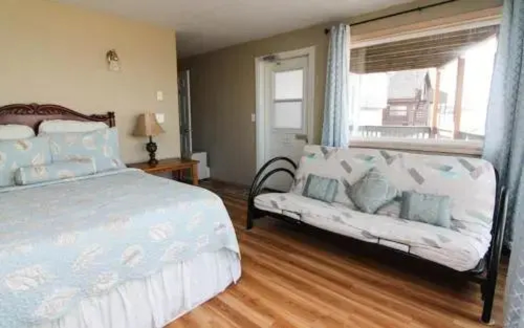 Ocean Waves 1 - 4 Br home by RedAwning