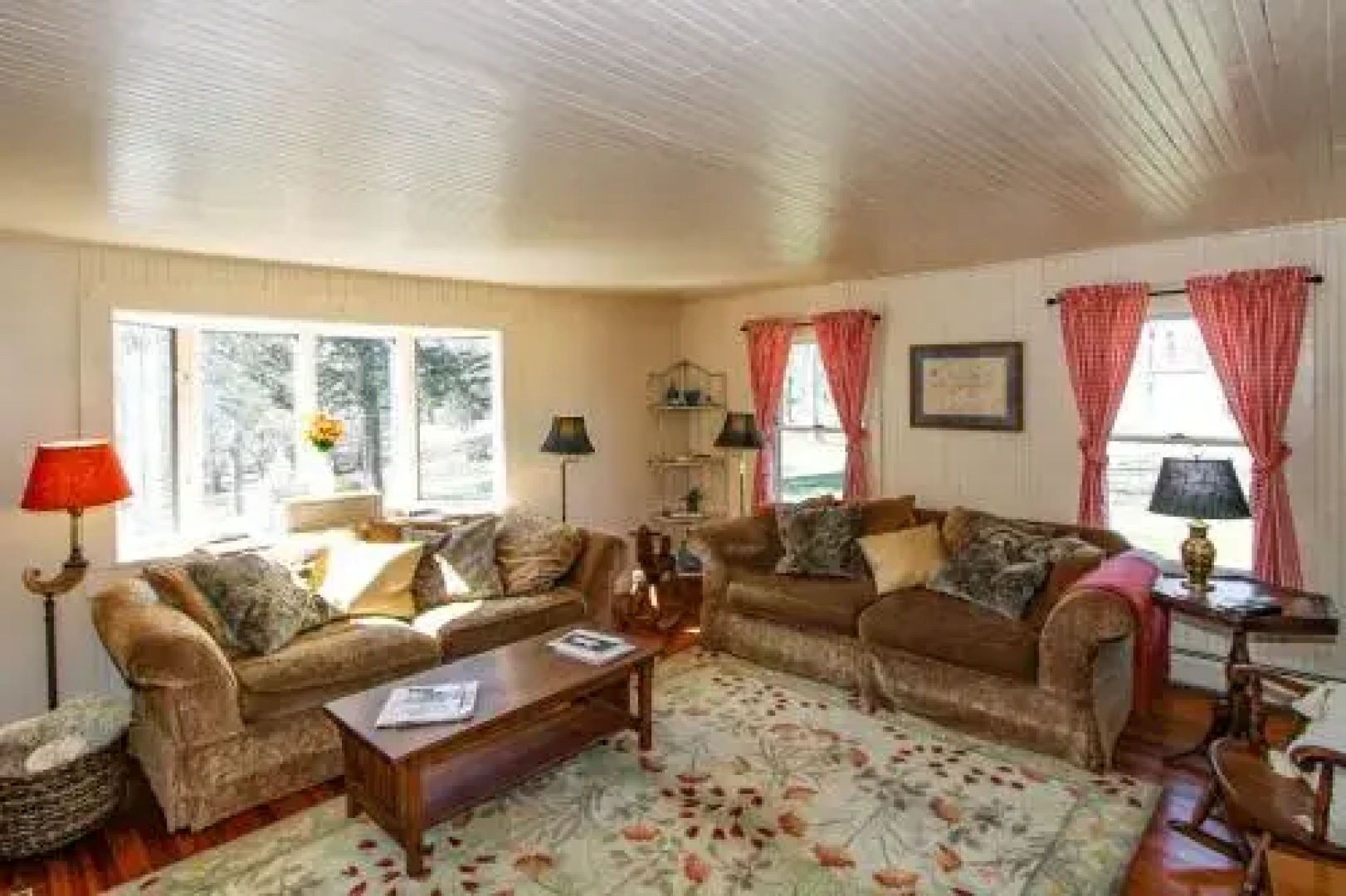 16 East Falmouth Home