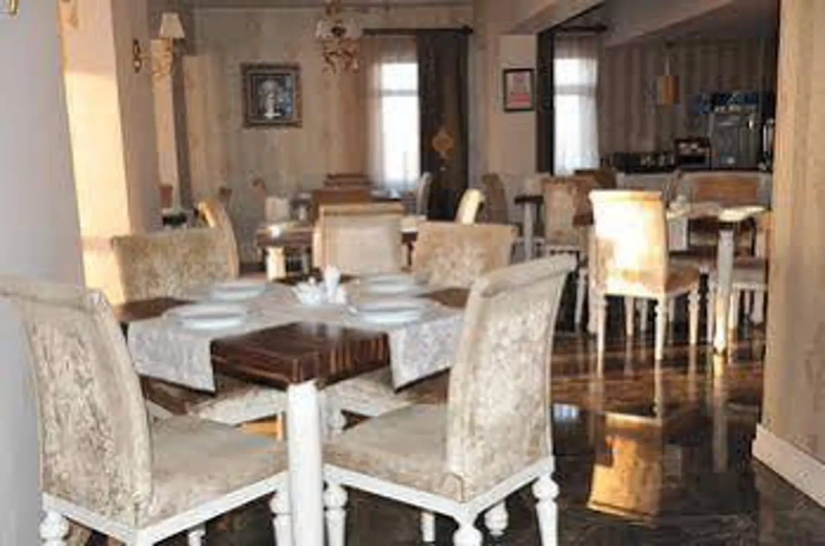 Esadas Hotel