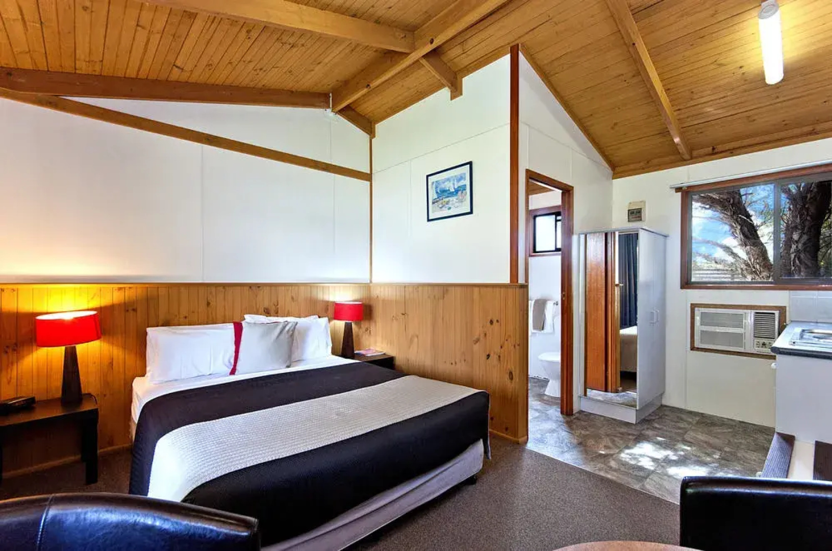 Great Ocean Road Motor Inn Cottages
