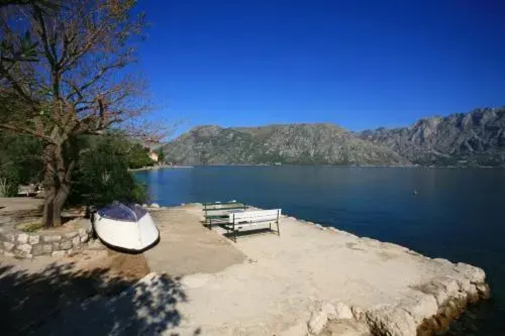 The Stone House, Prcanj 165