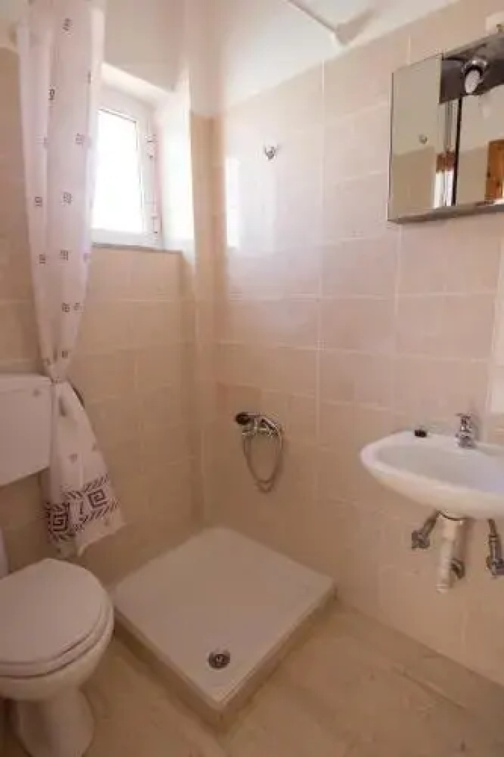 Elena Rooms & Apartments