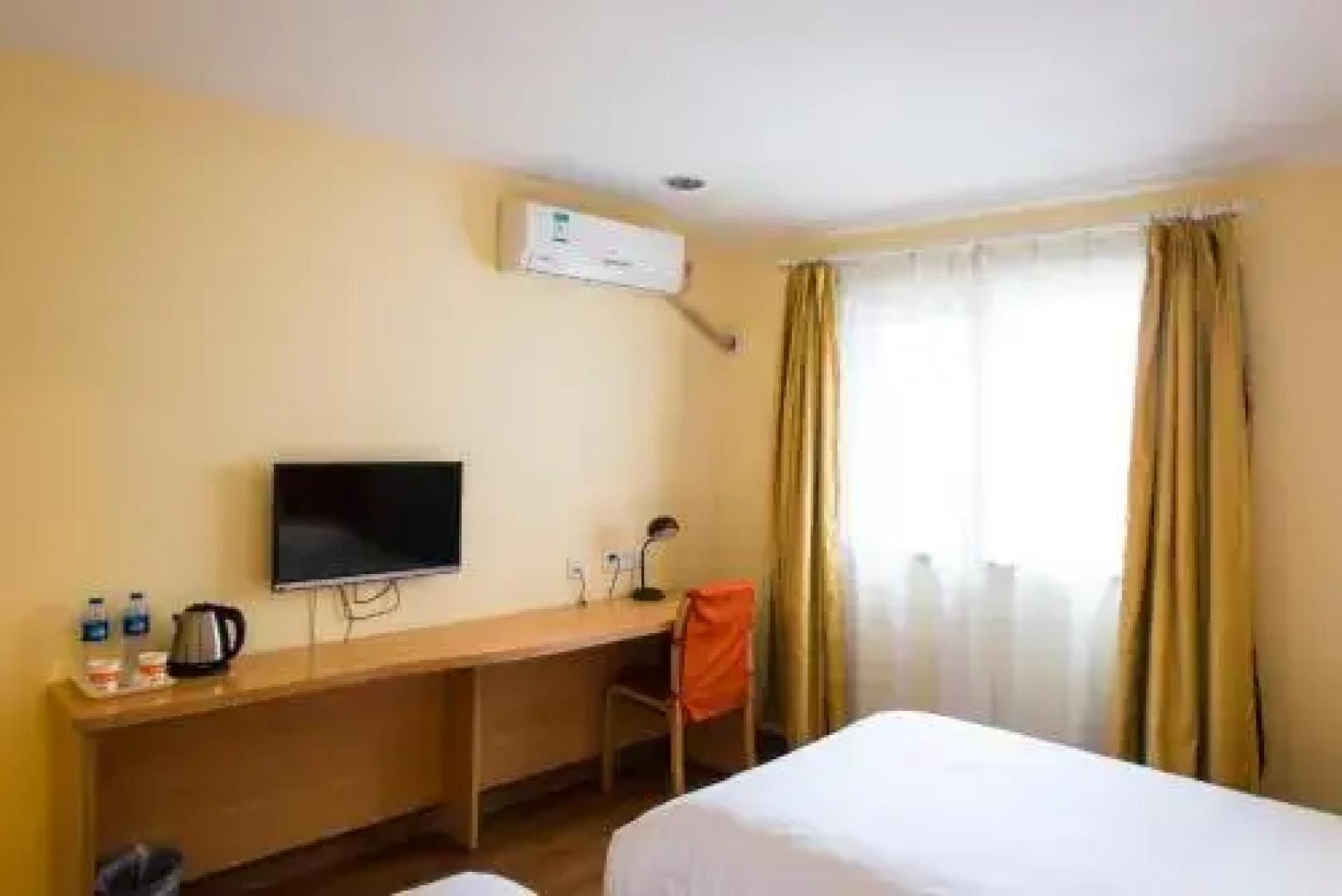 Home Inn Xining Central Square Arena