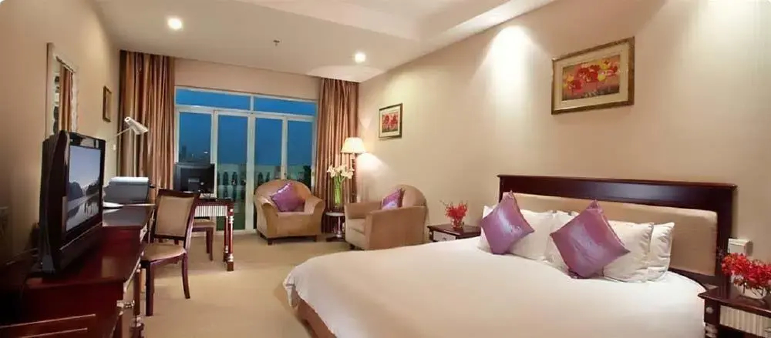 Crystal Rose Hotel