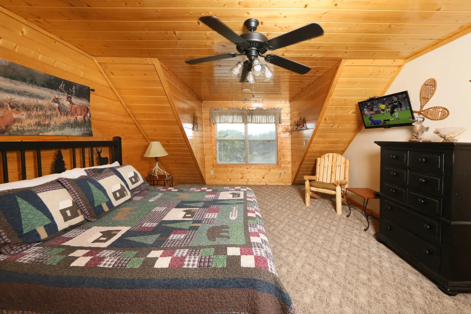 Mountain Shadow 6 Br cabin by RedAwning