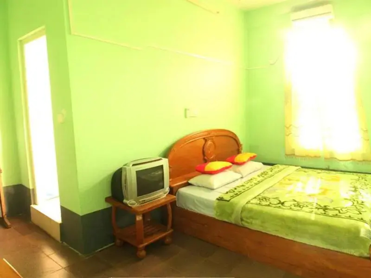 Ever Green Hotel
