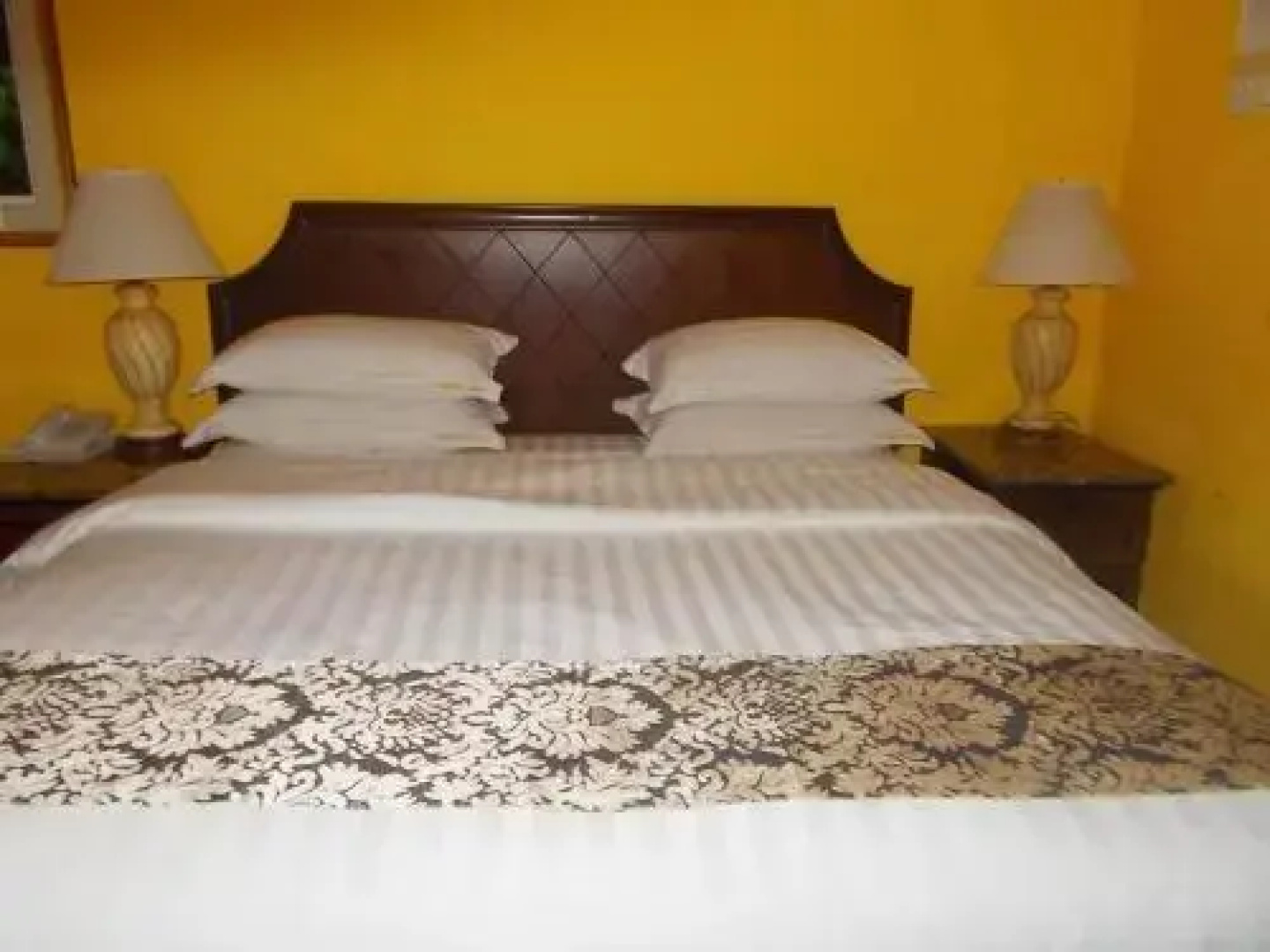 Seaside Suites and Hotel