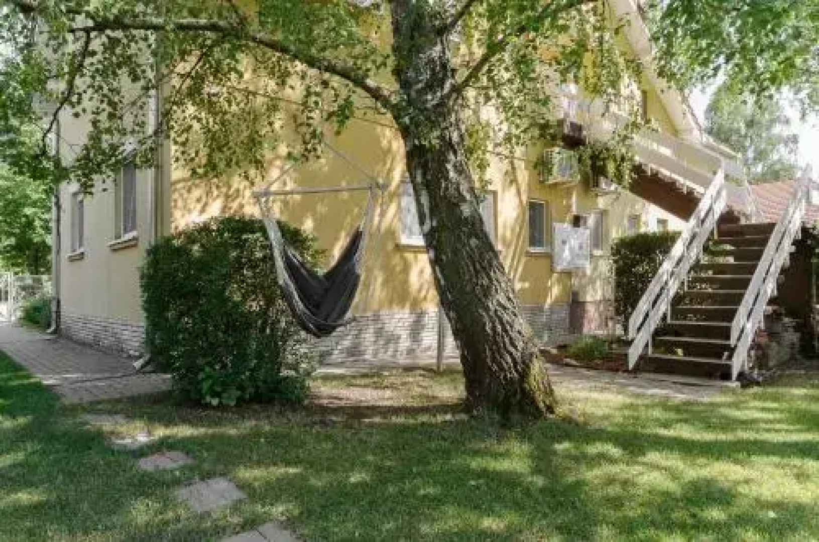 Kenese Gyöngye Apartmanház