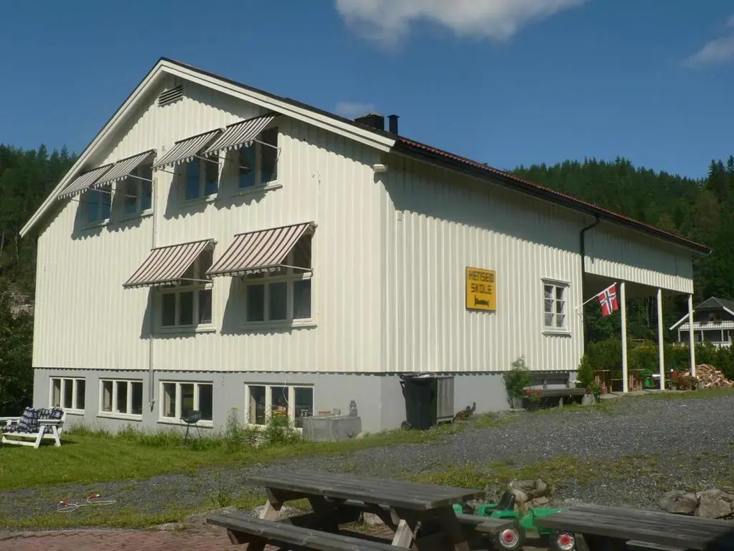 Henseid Skole
