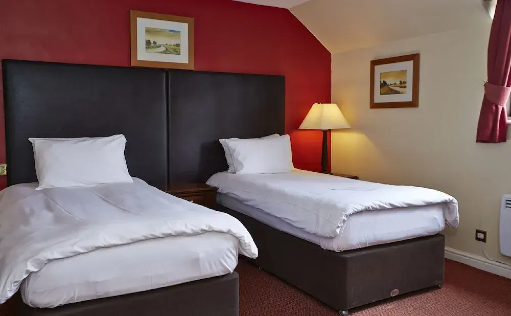 Queens Head Hotel