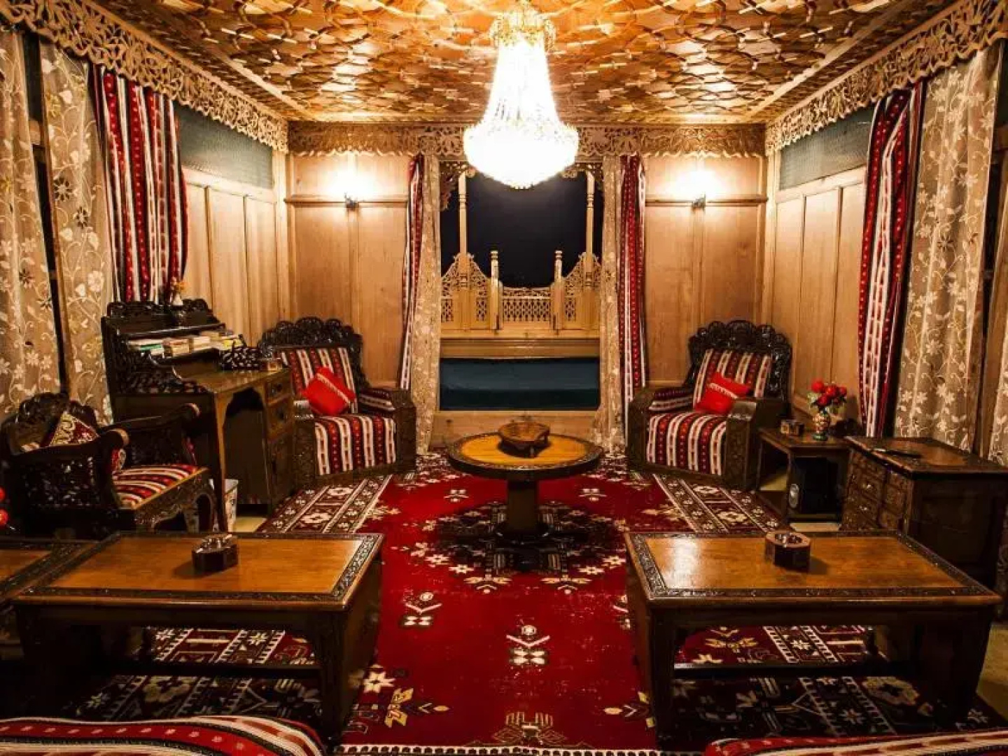 Humayun Palace Houseboat