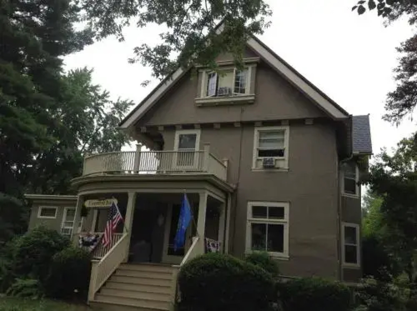 Everest Inn Bed and Breakfast