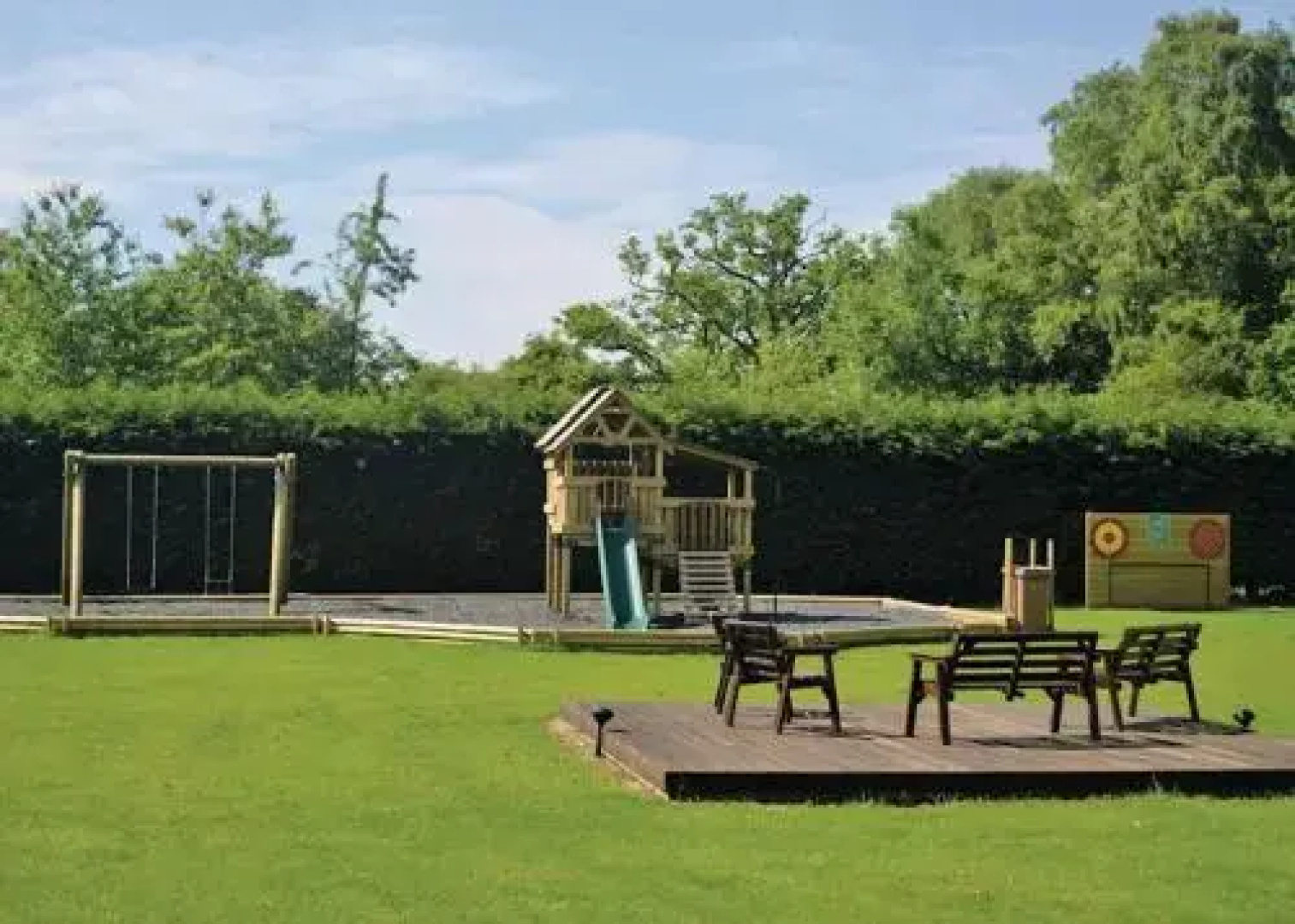 Paradise Lakeside Lodges