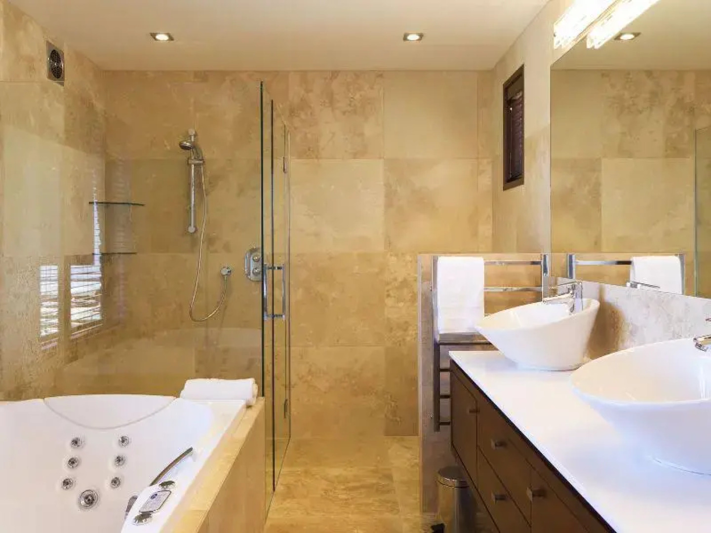 Tin Tub Luxury Lodge