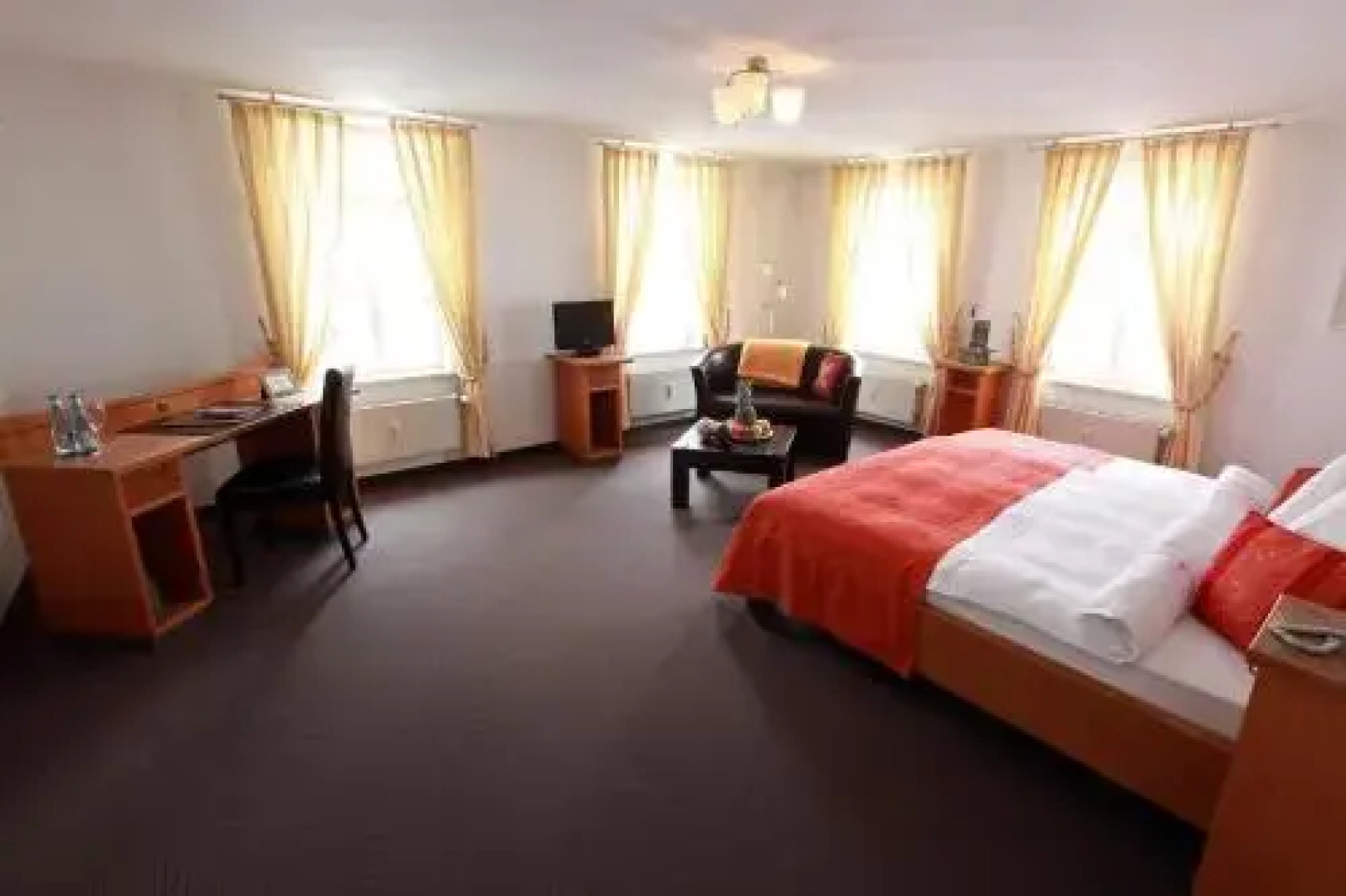 Gasthaus & Hotel "Zum Hirschen"