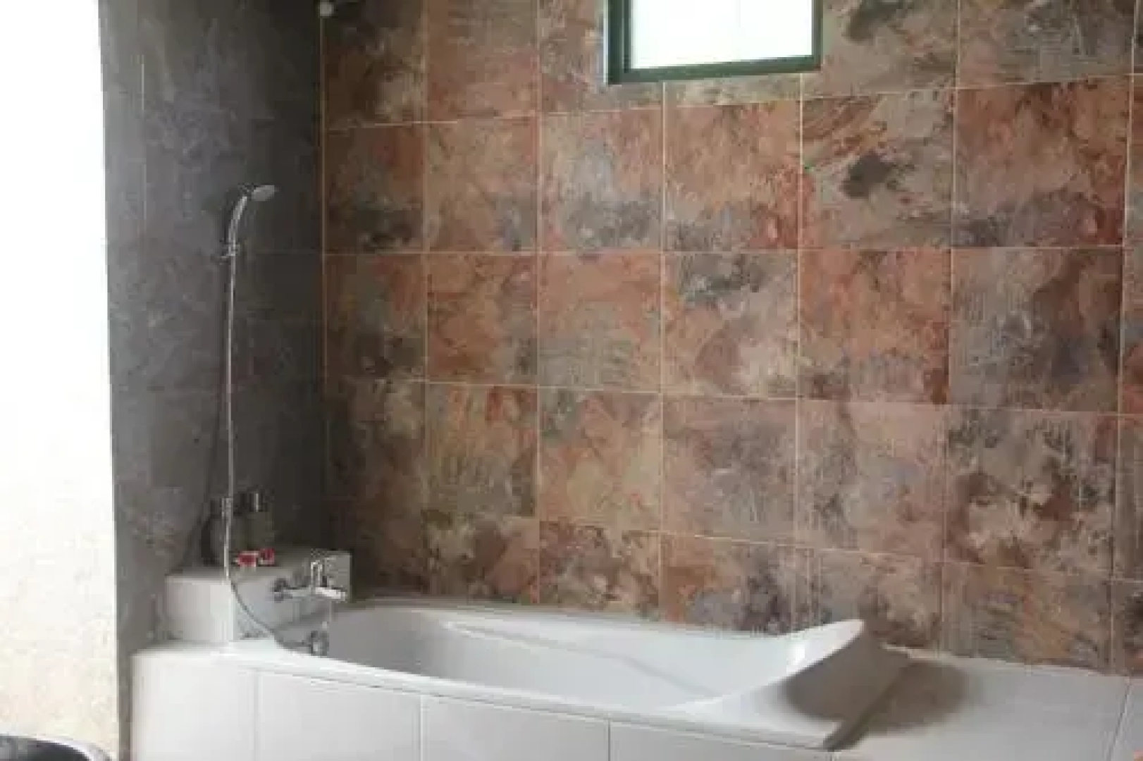 Bos Bungalows and Restaurant