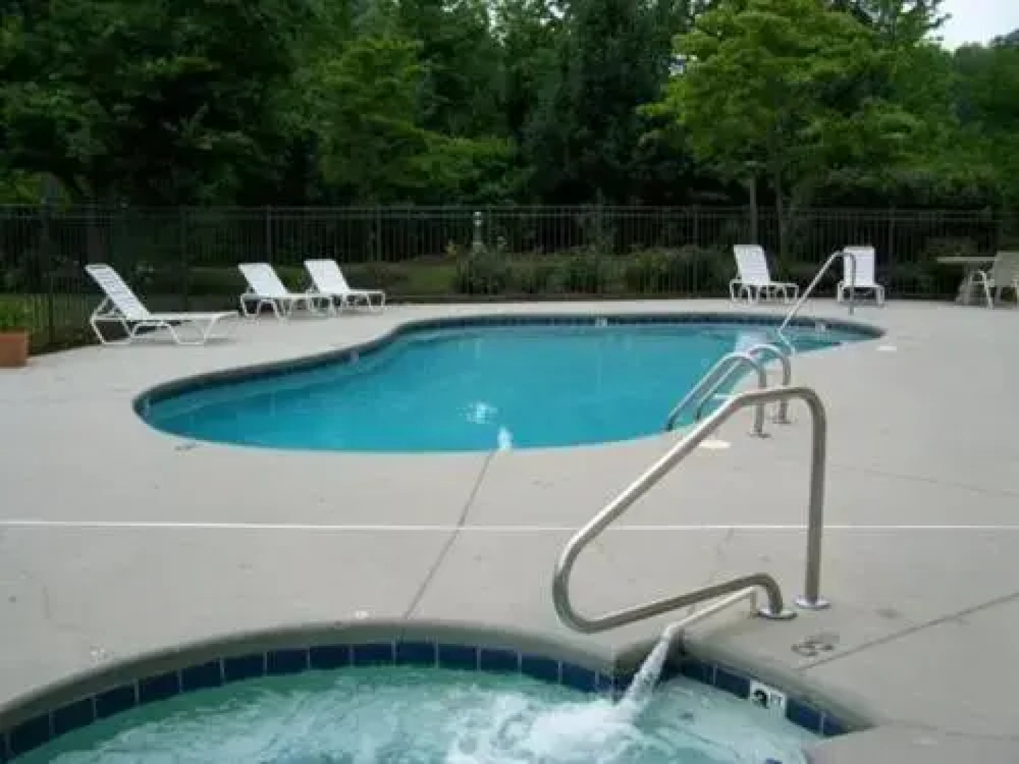 Gatlinburg Chateau Condo #506 by RedAwning