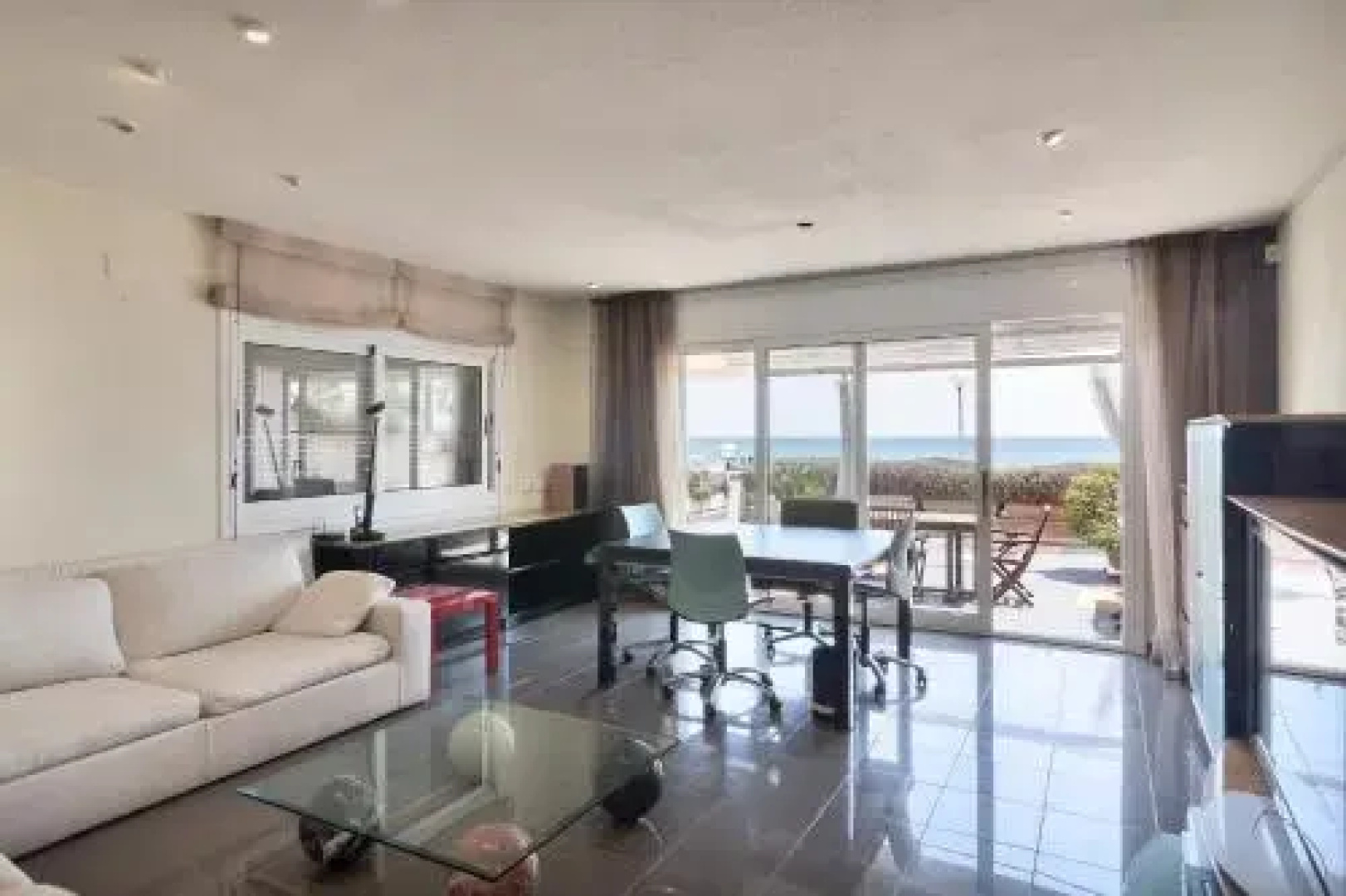 Villa Service- Edificio Barco