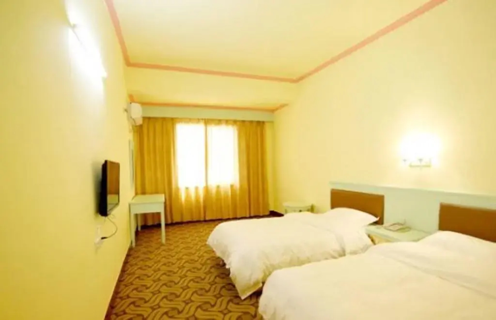 Baofeng Mountain Hotel