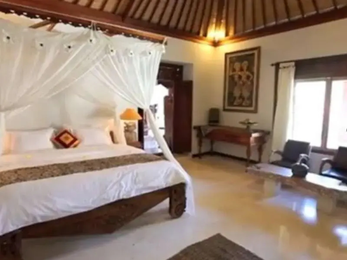 The Prabu House of Art and Villa