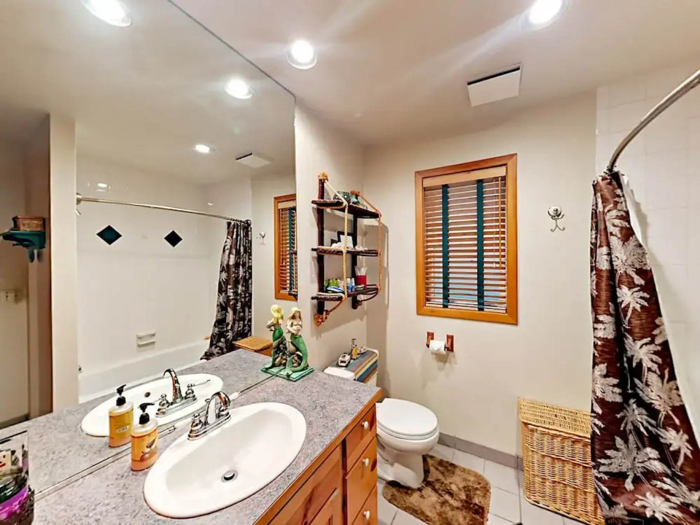 3336 S Shoreline Drive Home