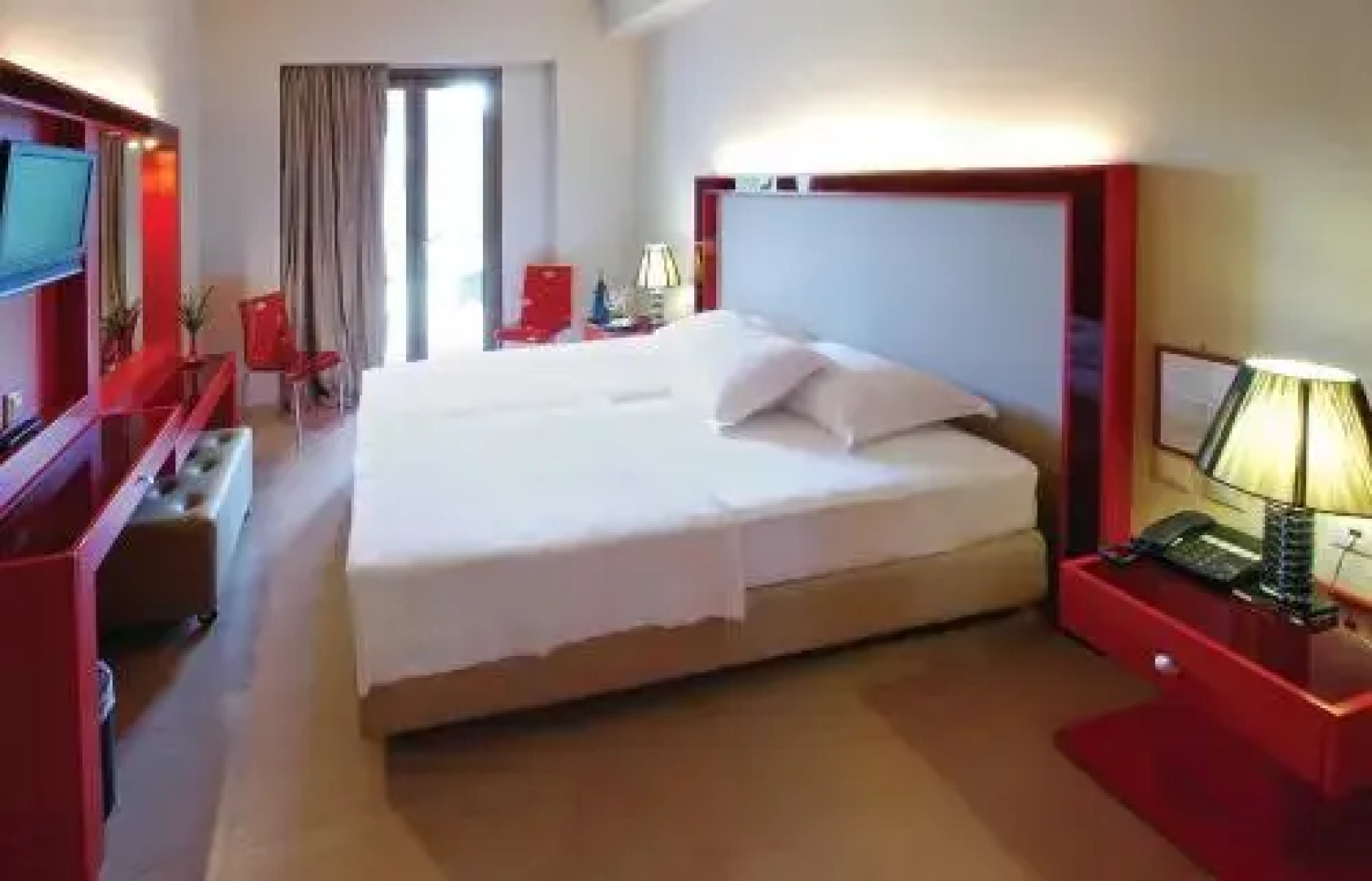 Lagadia 4 Seasons Hotel