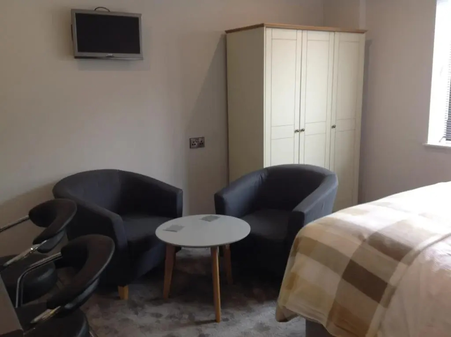 Rooms @ Number Six