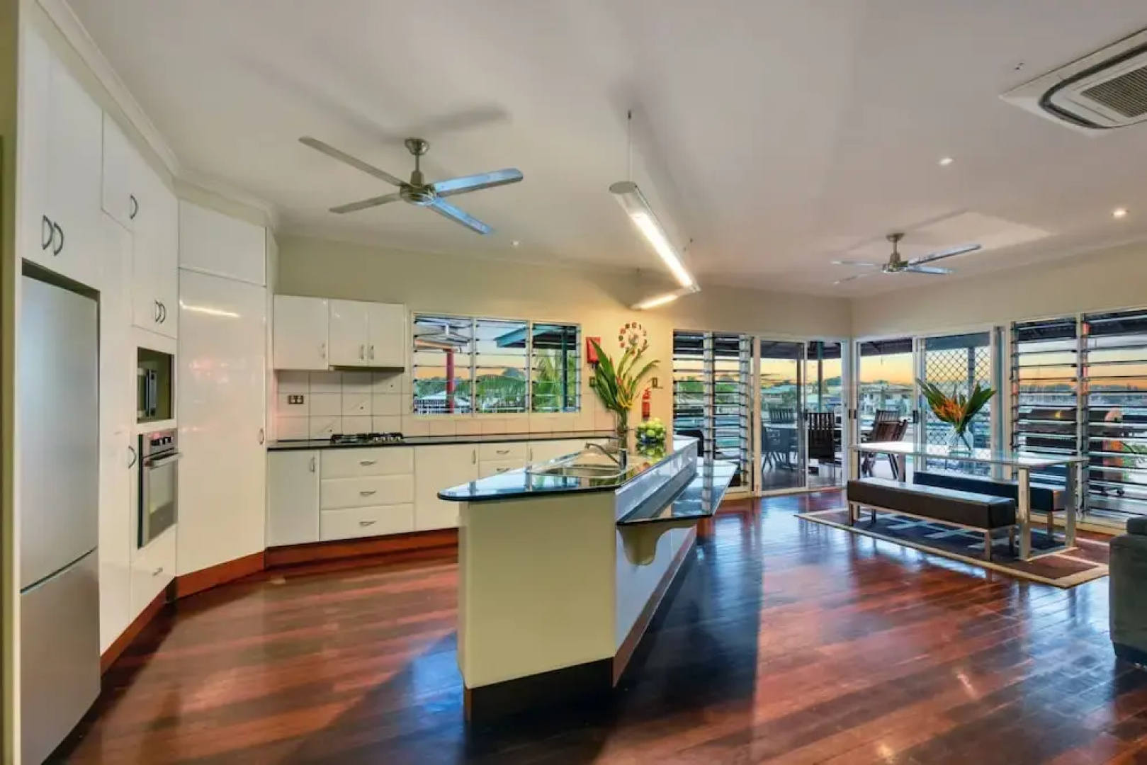 Waterfront 4brm House Cullen Bay
