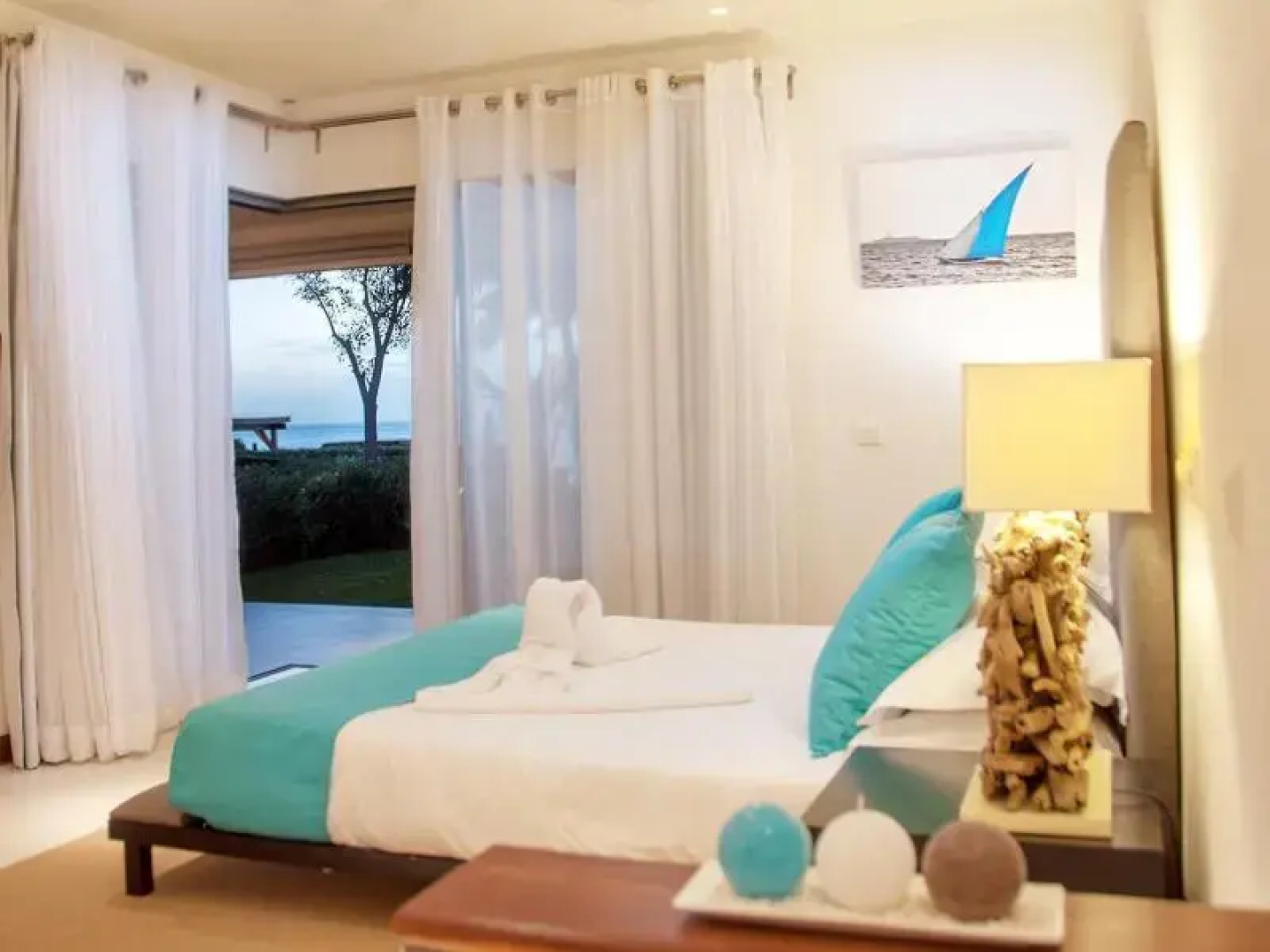 Leora Beach Luxury Suite by Dream Escapes