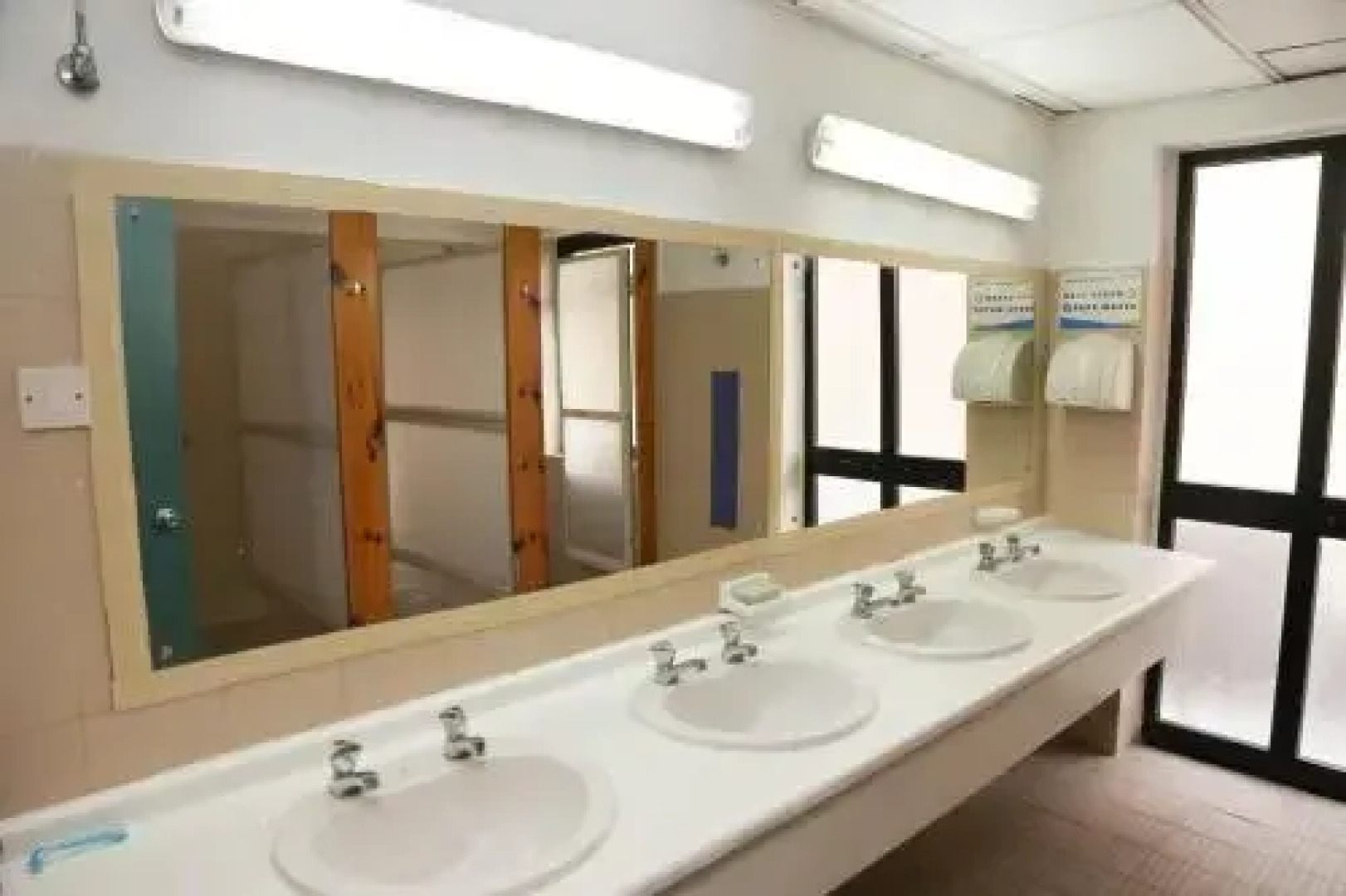 Hibernia Residence & Hostel