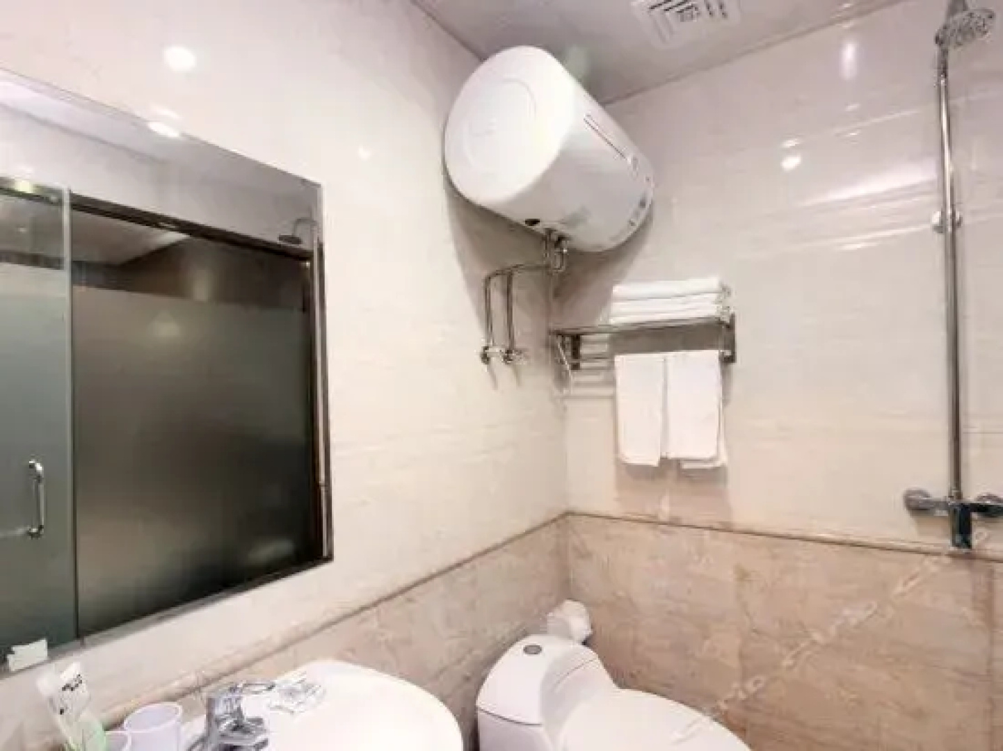 Hongyuan Inn Fushun