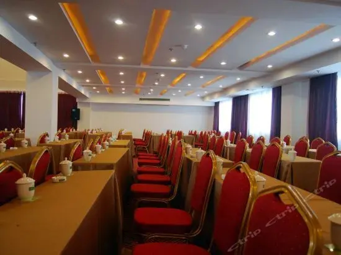 Jishou Heyi Hotel