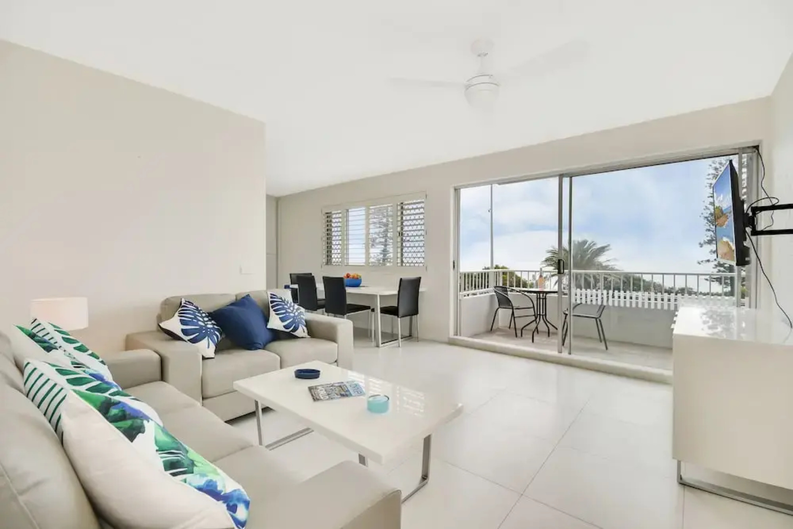 2 BDRM Beach Apartment BILGOLA4