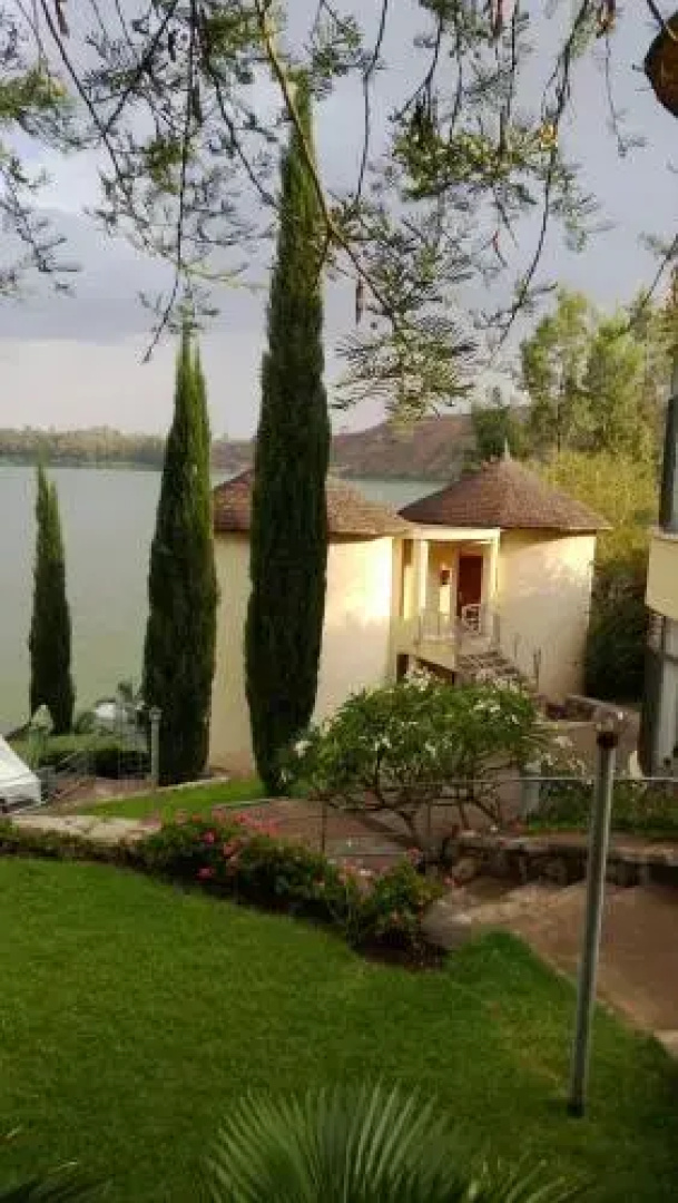 Babogaya Lake Viewpoint Lodge