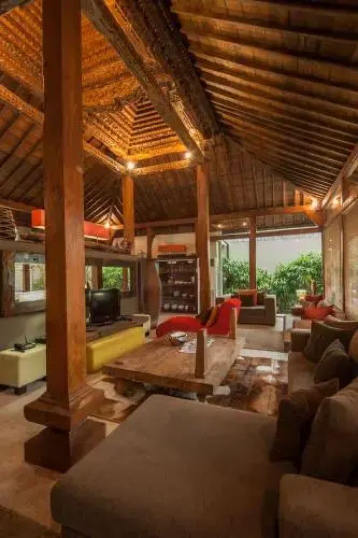 Echo Beach Residence